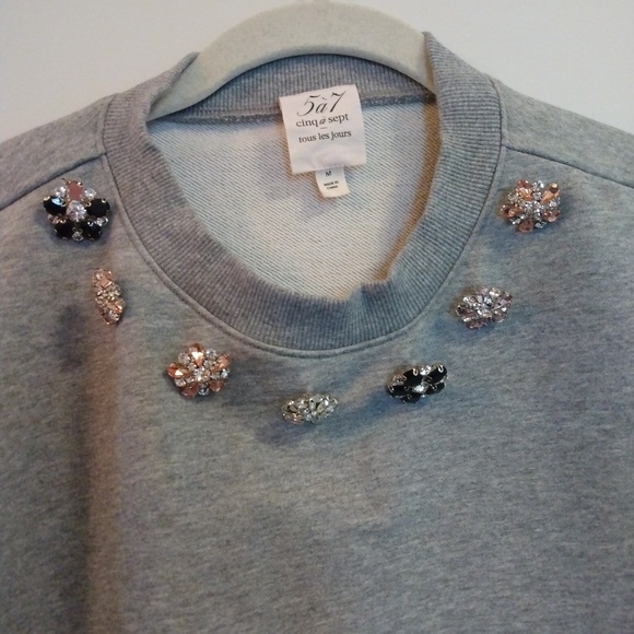 CLINQ A SEPT SWEATER SIZE: M - Picture 2 of 5